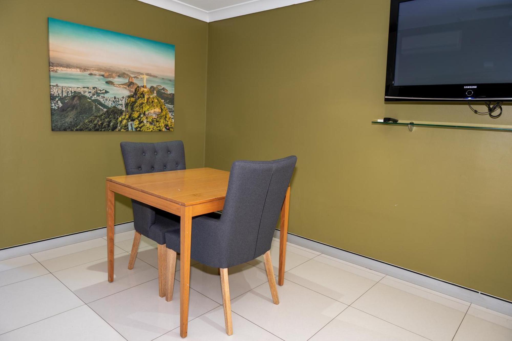 Tumut Valley Motel Pet Friendly Buitenkant foto