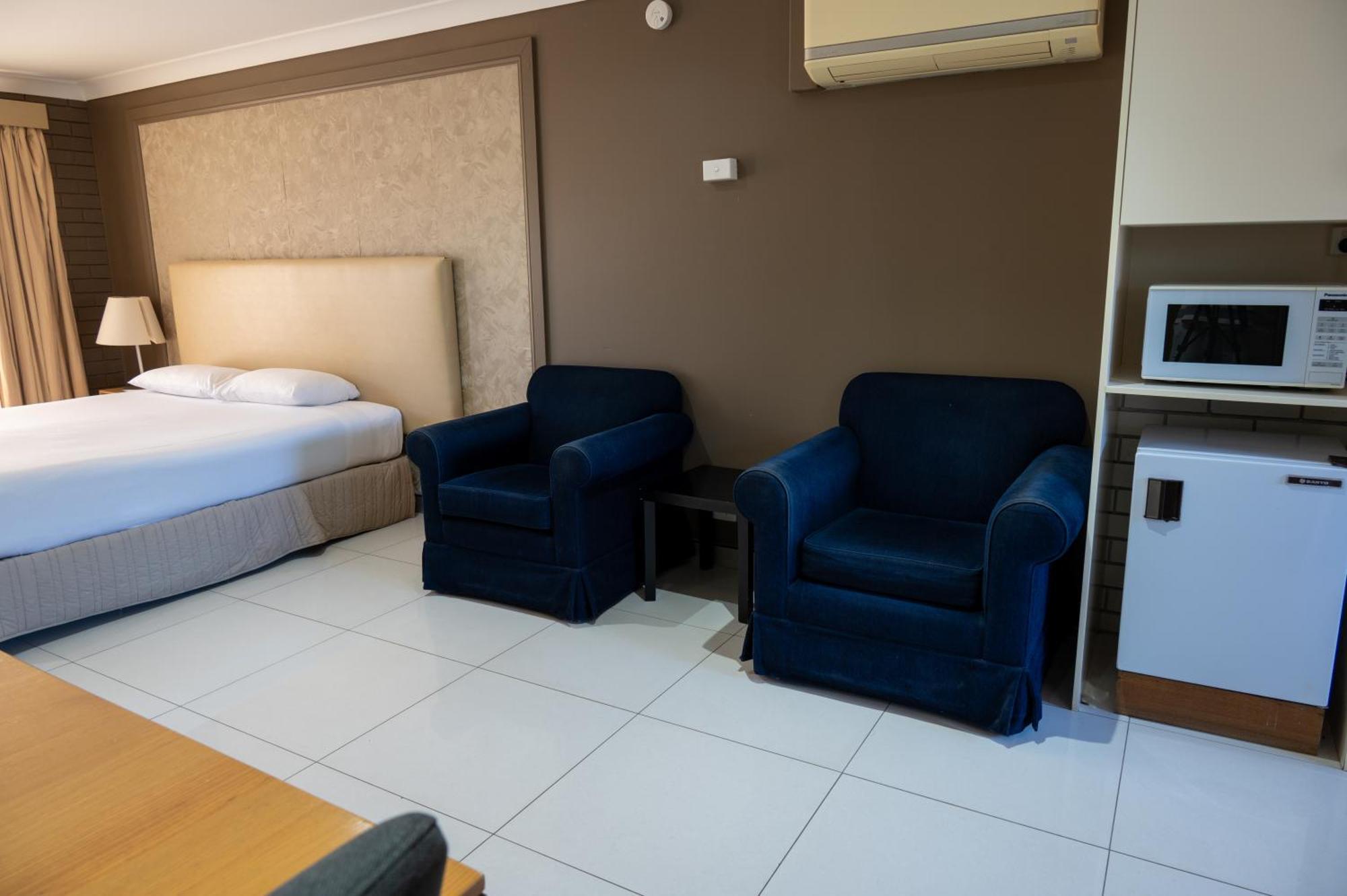 Tumut Valley Motel Pet Friendly Buitenkant foto