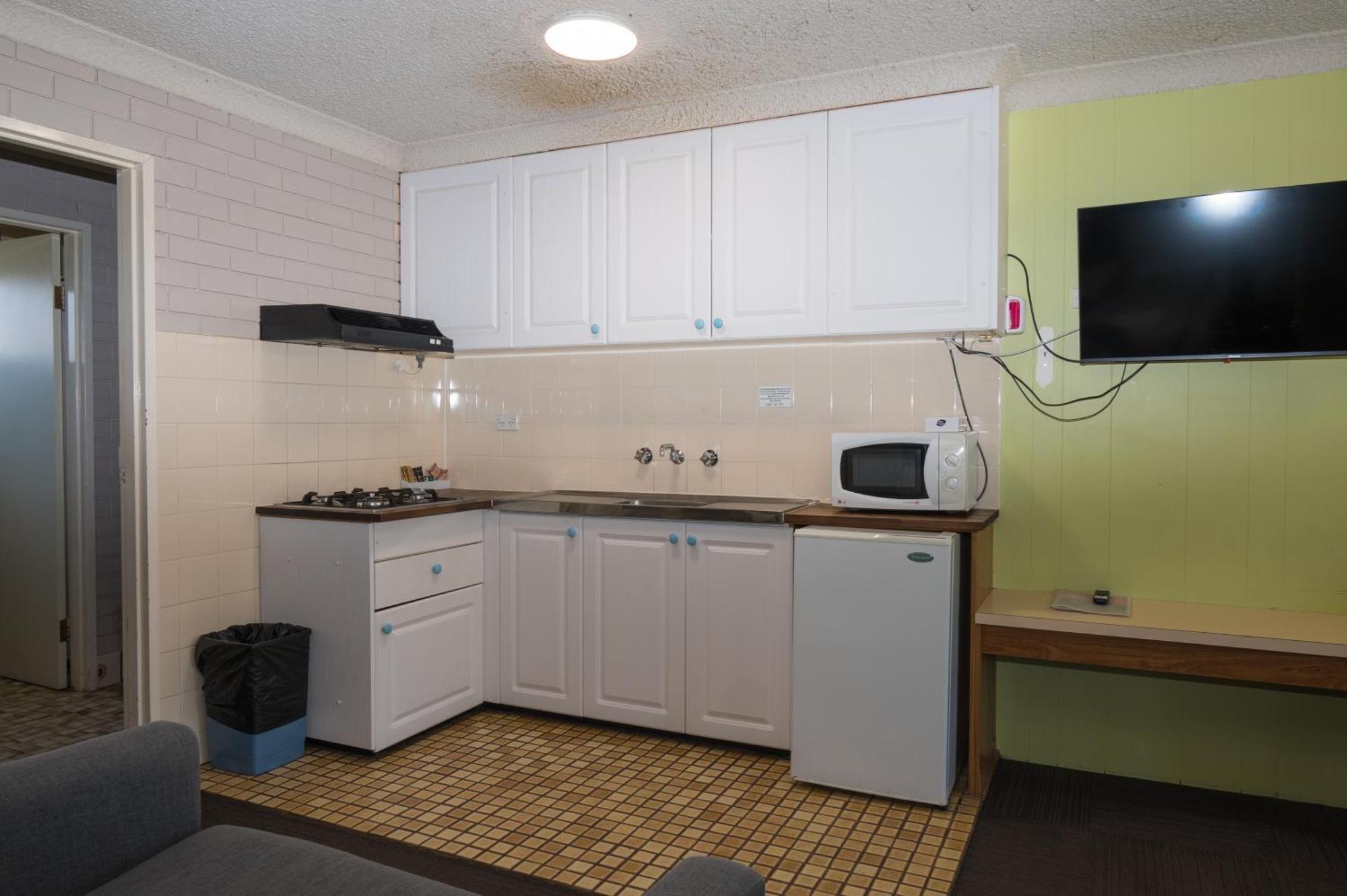 Tumut Valley Motel Pet Friendly Buitenkant foto