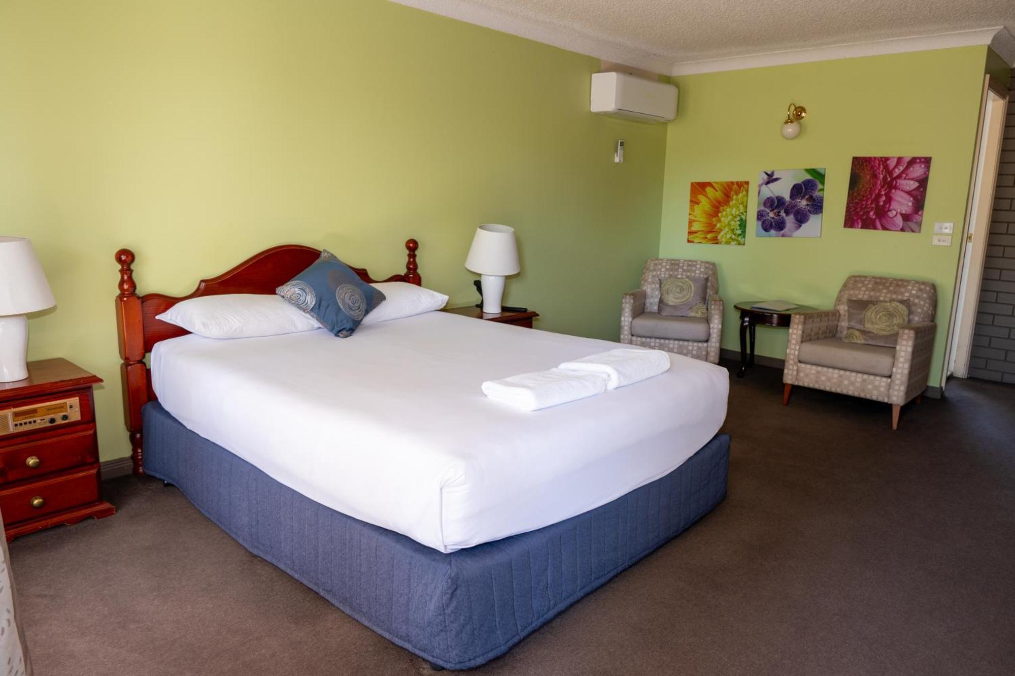 Tumut Valley Motel Pet Friendly Buitenkant foto