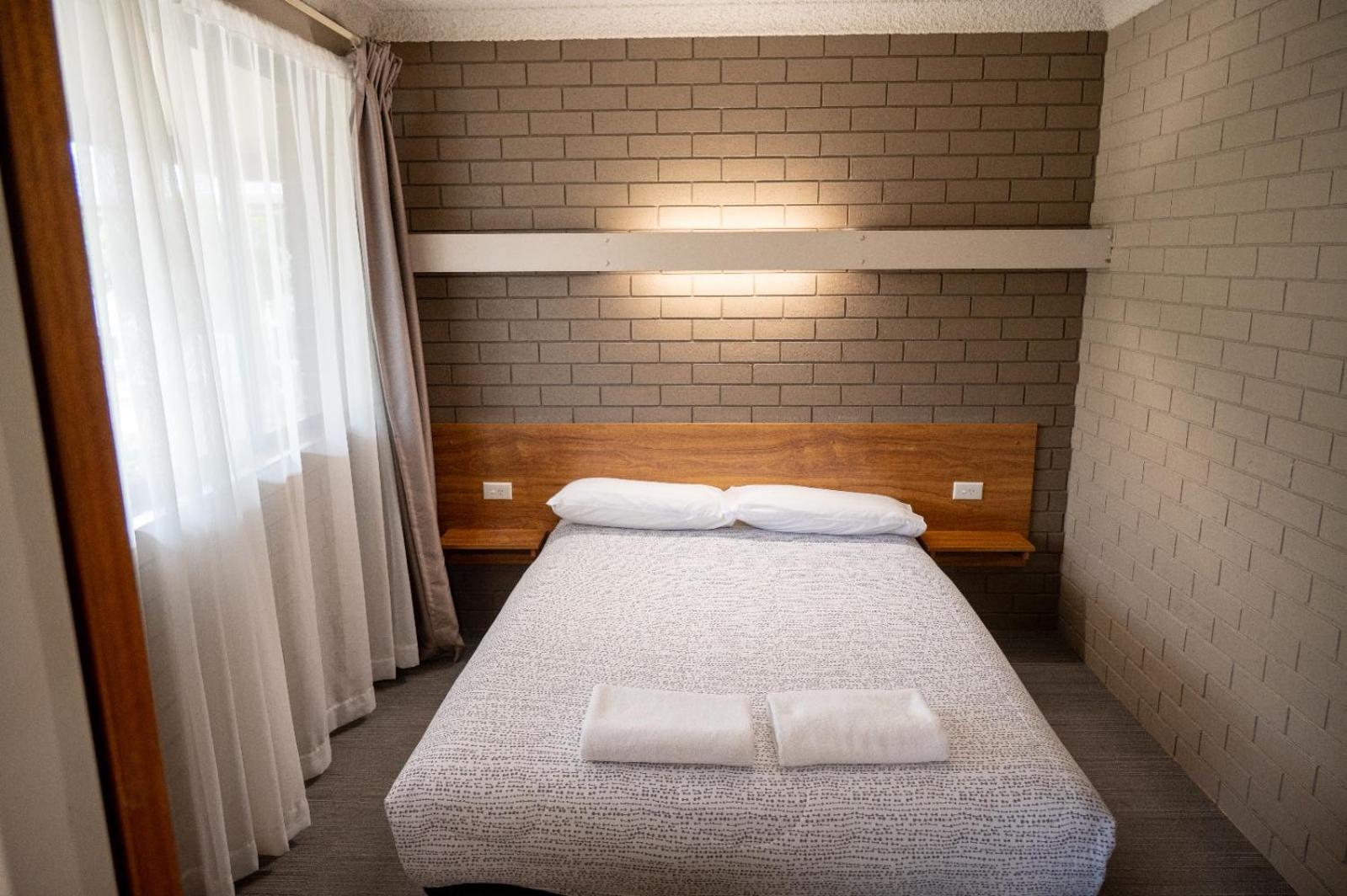 Tumut Valley Motel Pet Friendly Buitenkant foto