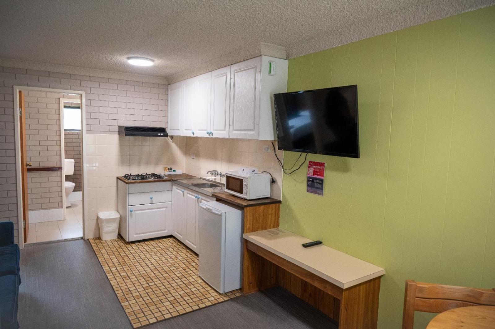 Tumut Valley Motel Pet Friendly Buitenkant foto
