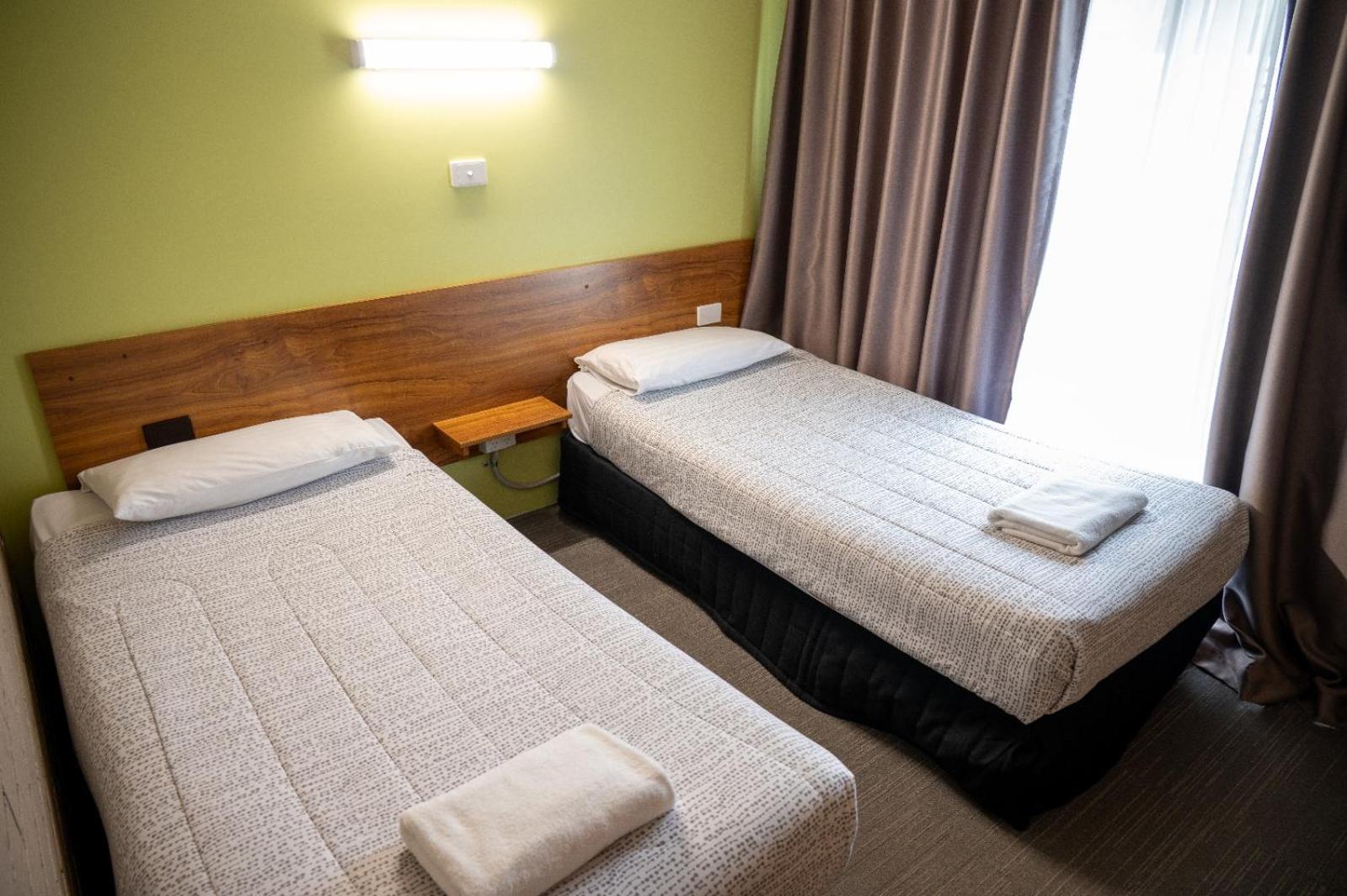 Tumut Valley Motel Pet Friendly Buitenkant foto