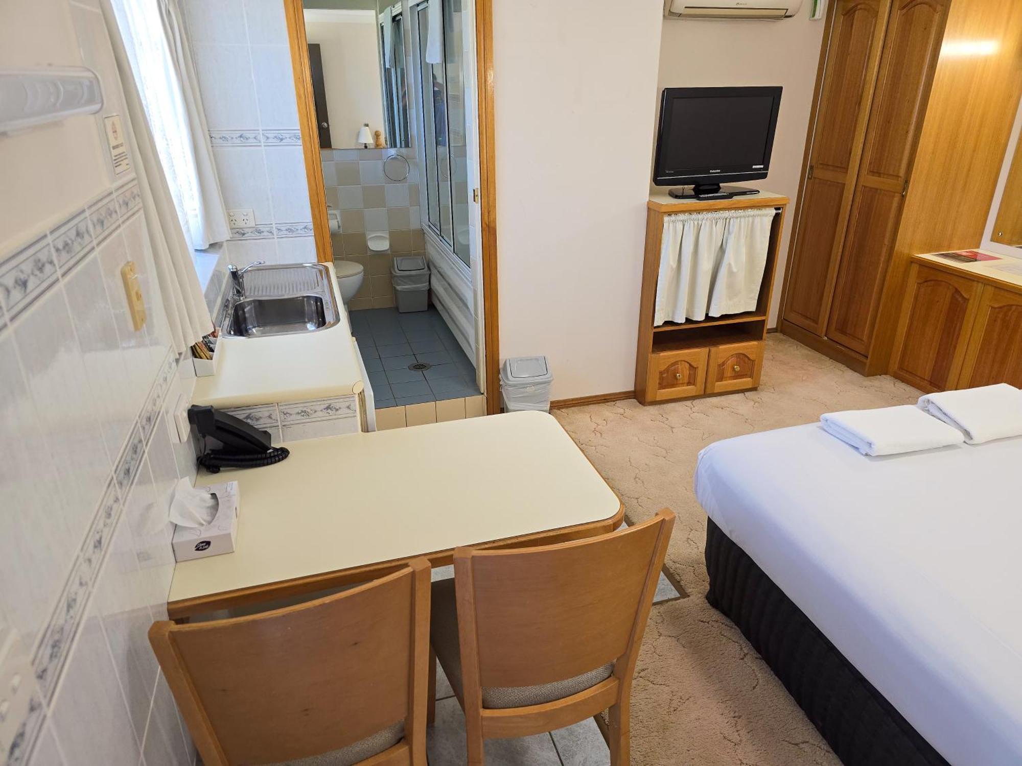 Tumut Valley Motel Pet Friendly Buitenkant foto