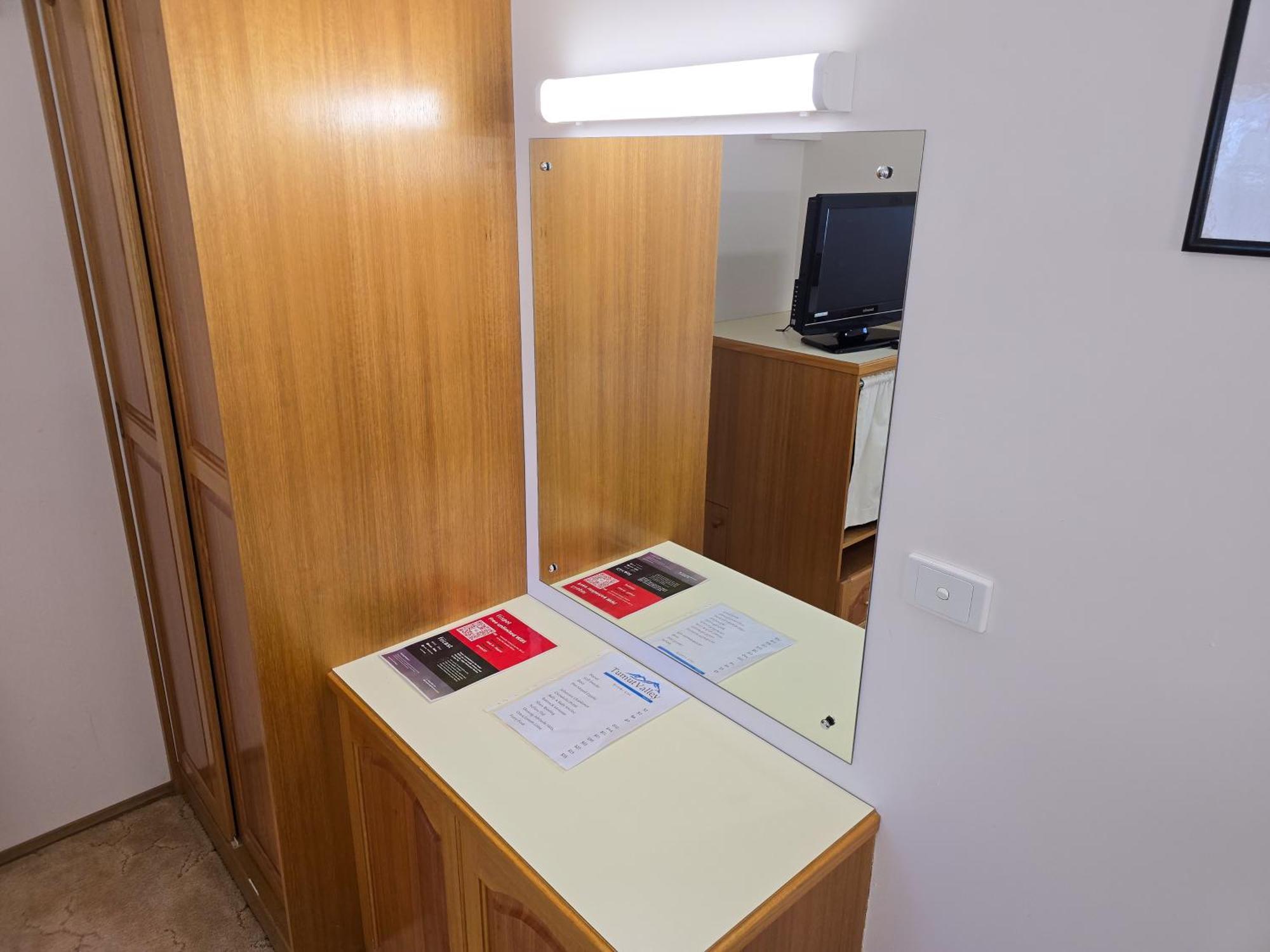 Tumut Valley Motel Pet Friendly Buitenkant foto
