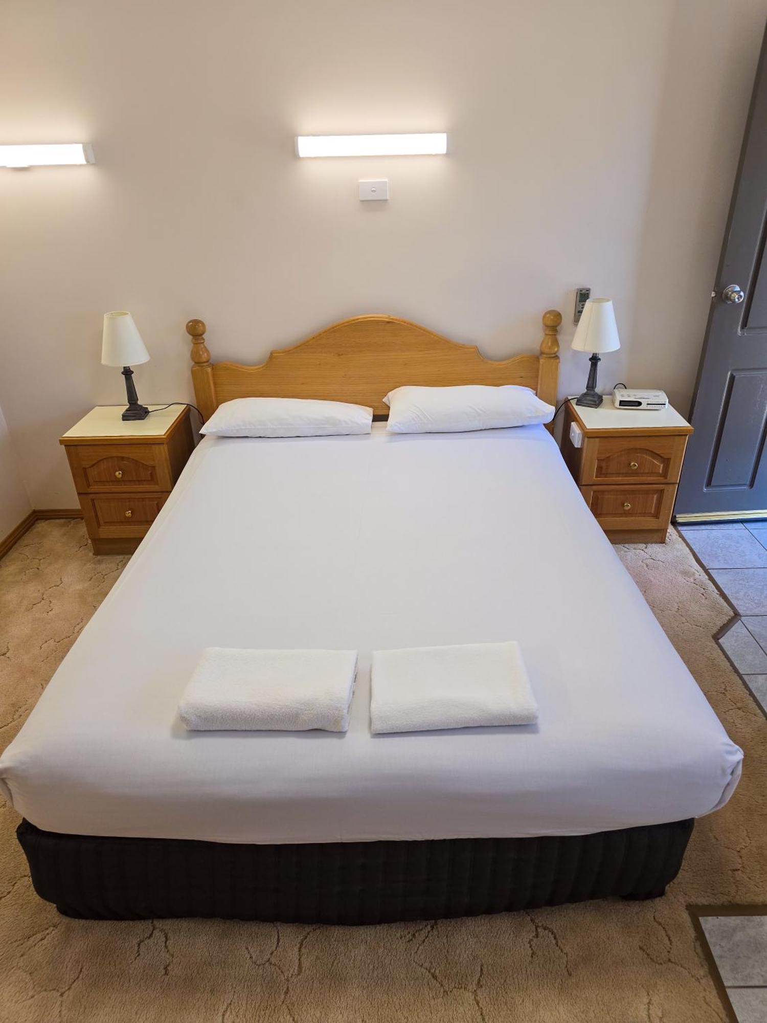 Tumut Valley Motel Pet Friendly Buitenkant foto