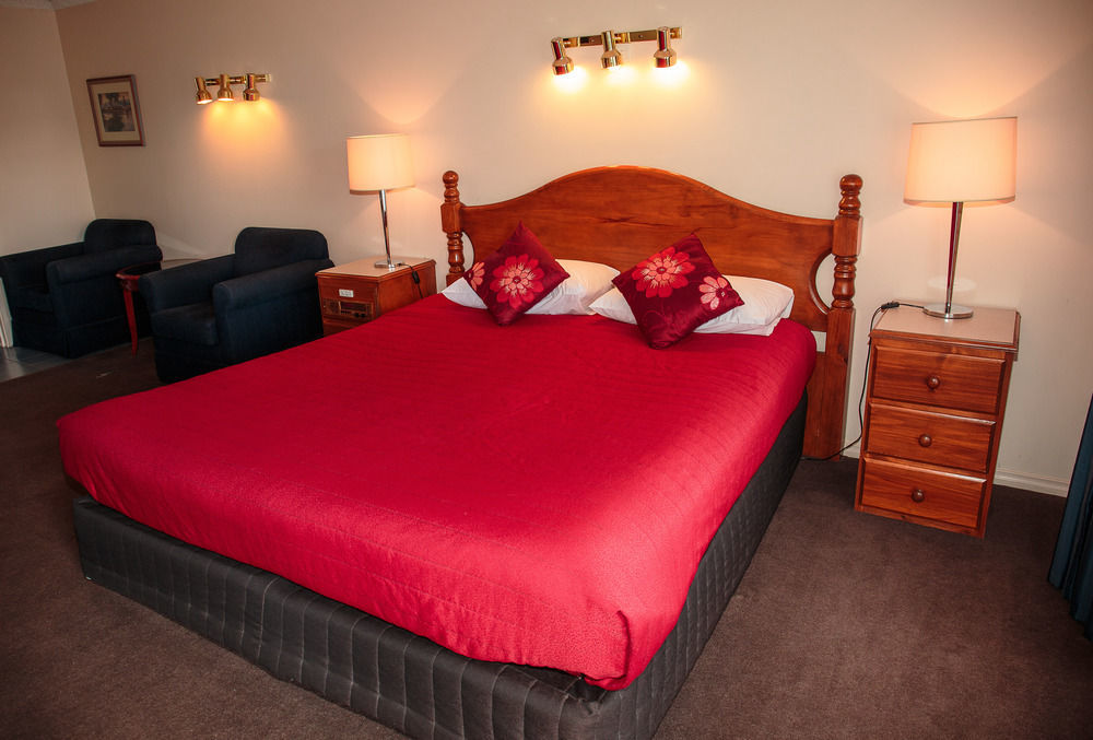 Tumut Valley Motel Pet Friendly Buitenkant foto