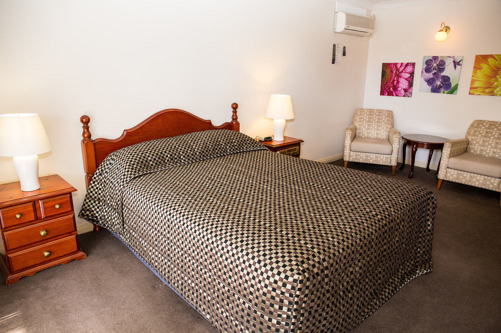 Tumut Valley Motel Pet Friendly Buitenkant foto