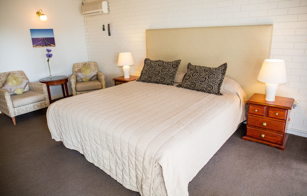 Tumut Valley Motel Pet Friendly Buitenkant foto